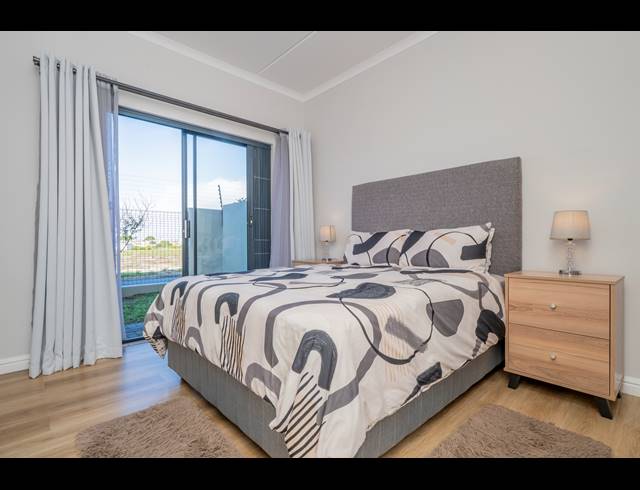 3 BEDROOM APARTMENT FOR SALE IN SANDOWN